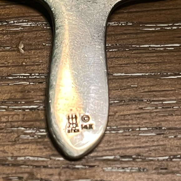 Beautiful retired James Avery sterling cross with 14K gold heart - Picture 6 of 6